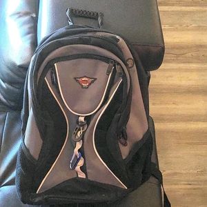Well padded Snap-on computer backpack